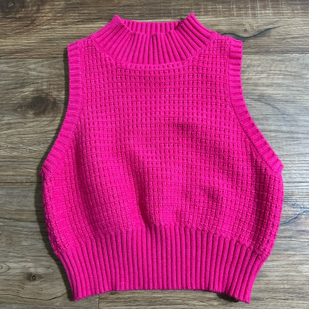 Pink Sleeveless Cropped Sweater- small